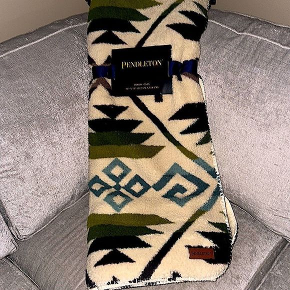 Pendleton Bedding Rare Pendletonsherpa Fleece Throw Blanket Poshmark